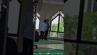 Pentingnya Bertanya Dulu! Momen Pria Salah Arah saat Laksanakan Salat, Untuk Langsung Diingatkan