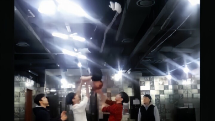 “明浩啊 还记得偶运会上的健身操吗，再看一遍也觉得很了不起”