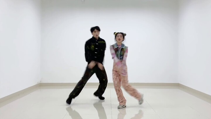 Let's HIGH FIVE together! Twin brother and sister dance to DanJerous' debut song "HIGH FIVE" [KIHONG