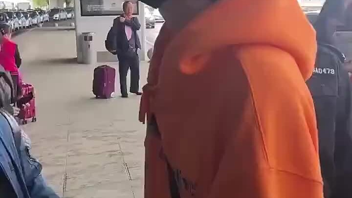 Xu Minghao di dunia maya: menyerang dengan tegas, di dunia nyata: bandara tomat hahaha!