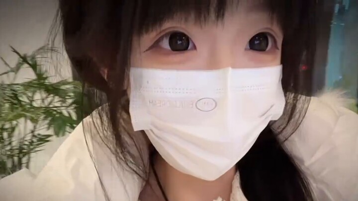 บล็อกเกอร์ ASMR 6 คนที่จะช่วยหลอกล่อให้คุณหลับ