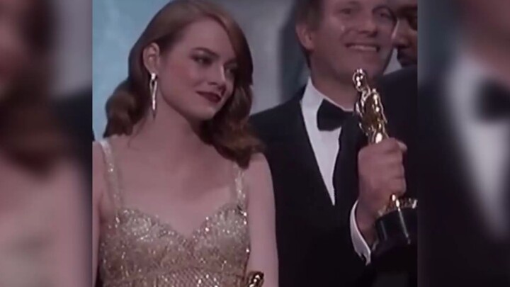 Ánh mắt này tràn ngập tình yêu sao? Emma Stone, Gwen