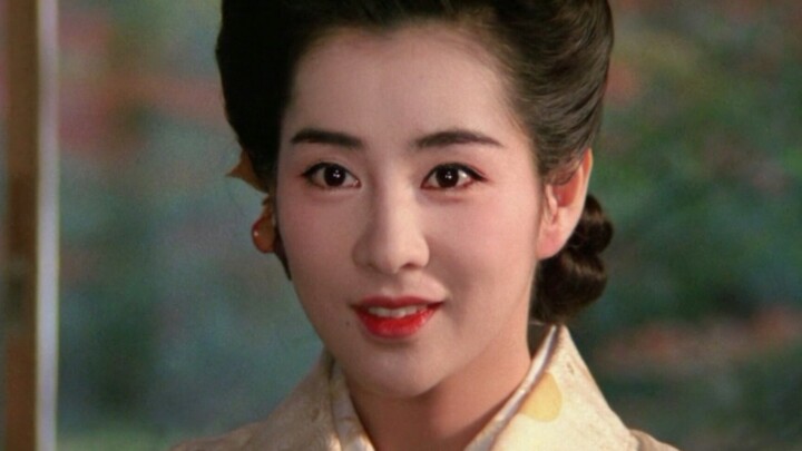 A gentle and healing smile, fair skin, beautiful appearance, and excellent temperament, worthy of be
