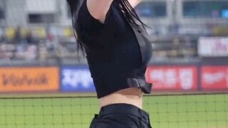 李多惠，1999年8月2日出生，今年23岁，担任本次卡塔尔世界杯韩国啦啦队队长。这是跳的健美操吗？
