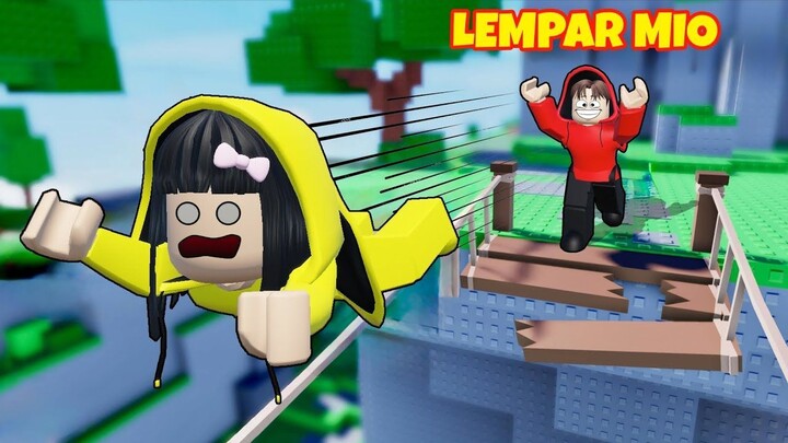 Yuta Lempar Mio Demi Bisa Sampai Ke Sebrang Jurang  ROBLOX