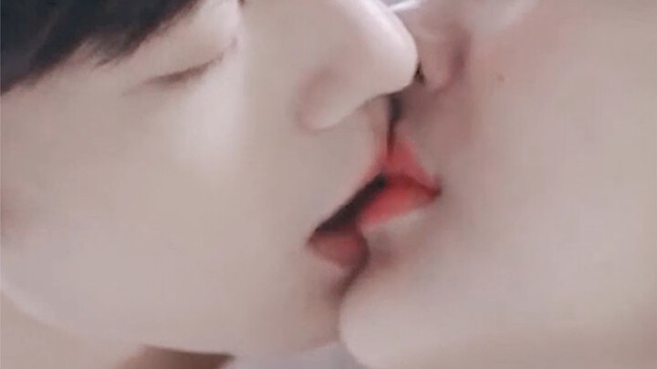 Only super-gorgeous people can pull off close-up shots like this—no retouching, just real kisses!