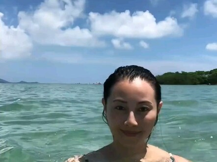 Nữ diễn viên “Vua Vịt” Viên Gia Mẫn thực sự có thân hình quá đẹp!