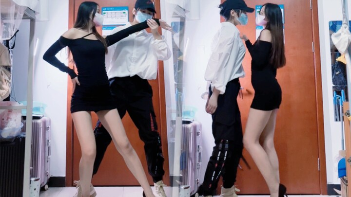 เพื่อนร่วมห้องนักศึกษาแพทย์เต้นรำด้วยกันในรายการ Trouble Maker "คนที่ฉันชอบอยู่ตรงข้ามเตียง" จีตงซิน