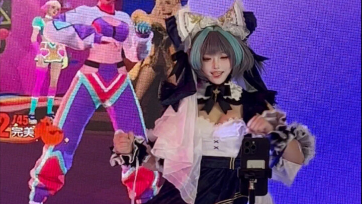 BW is searching the entire internet for this Cheshire who dances so well on stage!!