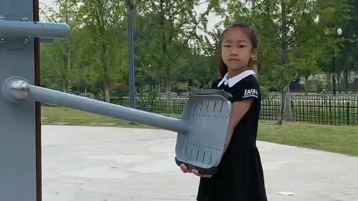 ثق بمعلّم الفيزياء، لكن البنك في ورطة!