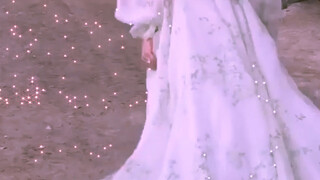 A princess doesn’t care about other people’s eyes, she only cares about whether her skirt is dirty (