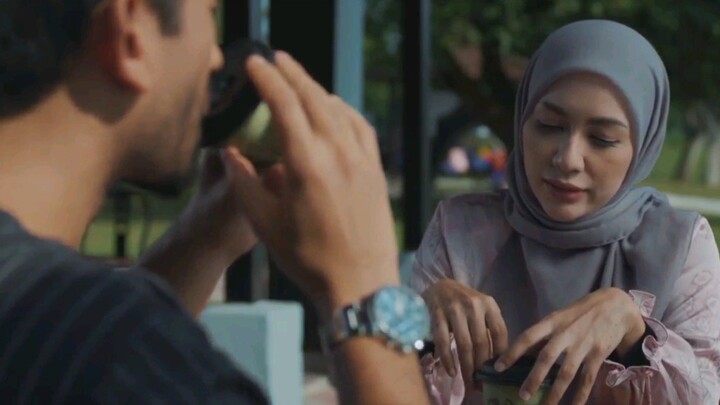 👨👉 🔍👰✨4