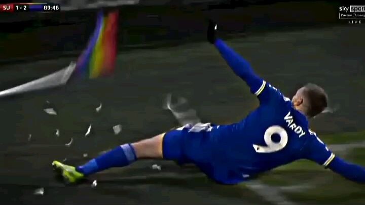 aku menyebutnya tampan dan berani😎