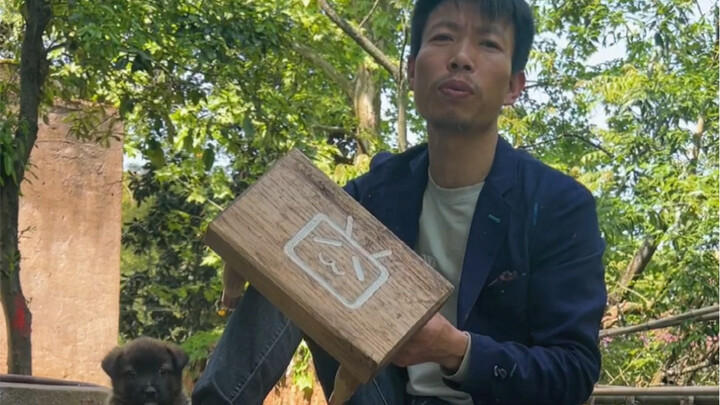 With 2 million fans, I made a relatively good-looking but still sturdy small stool and gave it to my