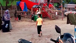 নদীর চরবেষ্টিত মনোরম নোয়াখালী জেলা দেখাতে দেখাতে যায় বেলা।  কন্ঠঃ বেলাল