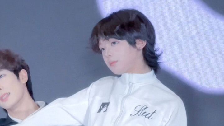 The core melts just like cream. Second round—revenge is mine! 04 Male college roadshow hearts2hearts