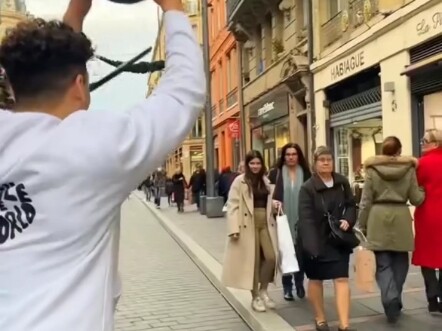 عندما يتعلق الأمر بالترفيه، لا بد من الاعتماد على الأجانب!