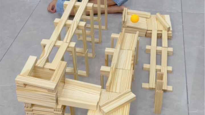 Ping pong ball turns into bowling ball, I can play this track all day