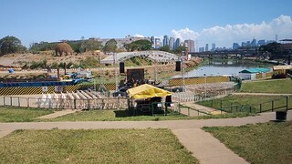 hot afternoon before the concert - Riverbanks Marikina