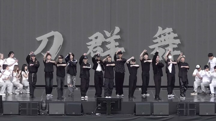 【SEVENTEEN】"عندما يكون الشيء الوحيد المتبقي في غرفة التدريب هو الآلة الموسيقية..." || الآلة الموسيقي