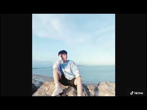 Tạo dáng chụp hình nè.