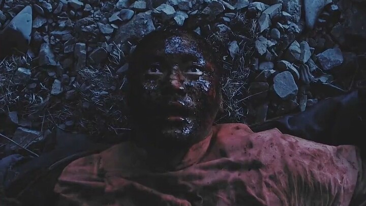 The slave handed the gold nugget he dug to the guard, but unexpectedly paid a heavy price.