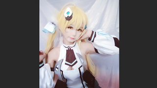 Eldridge cosplay from Azur Lane