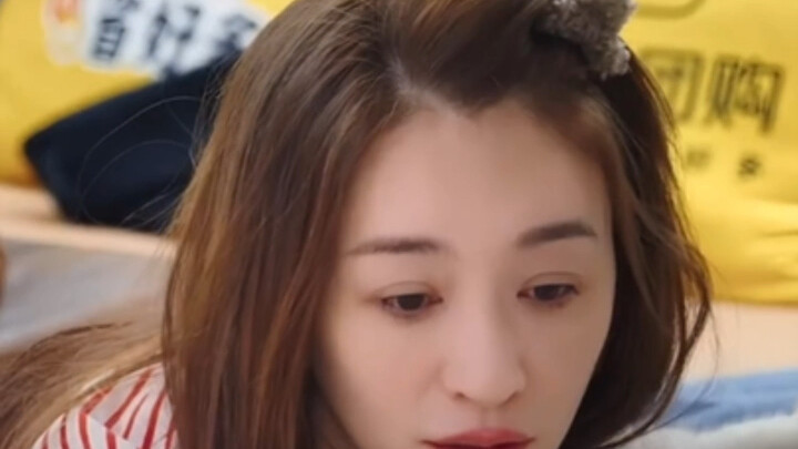 Li Xiaoran, kamu jadi saja perempuan cantik yang pendiam, kan lebih baik?