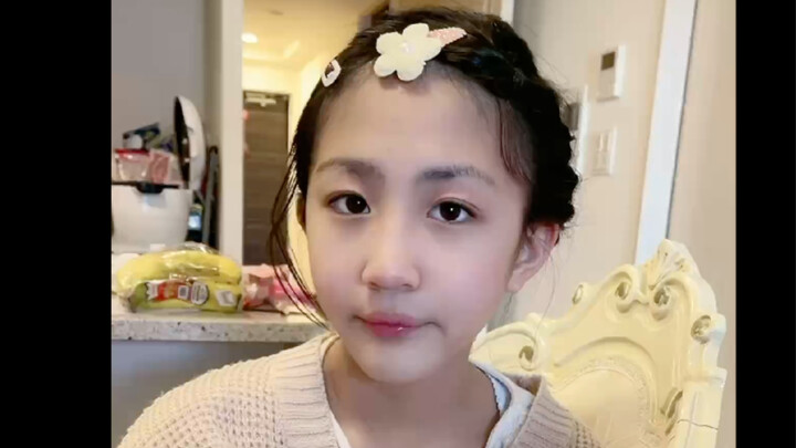 The day Xiao Qian stops eating snacks, I’ll eat dirt while doing a handstand!