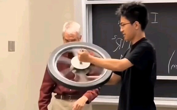 The Beauty of Physics Is Everywhere: Exploring Science in Everyday Life