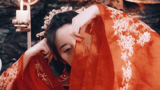 救命！女主第一集就逛青楼！她演起这种女A可真是驾轻就熟