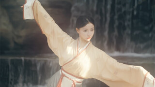 The emperor built the Golden Palace and the immortals opened the White Jade Capital.