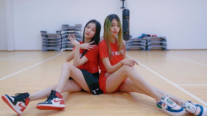 [Ruiwen & Yeyin] AOA - Heartbeat! 1.75m long-legged squad - Sky Tree Girls also want to be cute~