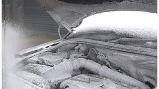 الشخص الذي سيختار غسل سيارته بهذه الطريقة يجب أن يكون محبًا جدًا لسيارته!