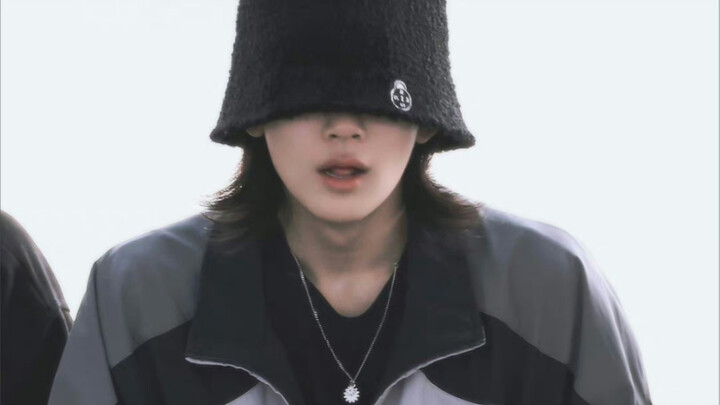 【Yoon Jeonghan】Hóa ra bây giờ tôi mới xem được cái cha này, tôi bảo 2gg mày đừng có đẹp trai quá thế