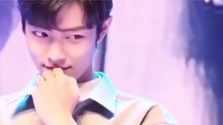 Teater Kecil Bo Jun Yi Xiao - Sebuah keluarga beranggotakan tiga orang dan 10 orang. Seorang bos bes