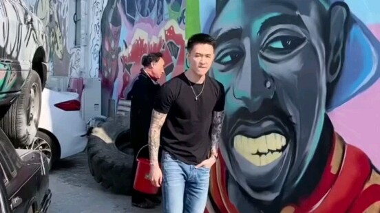 TRIX: After get off work, I find a beautiful street and dance~