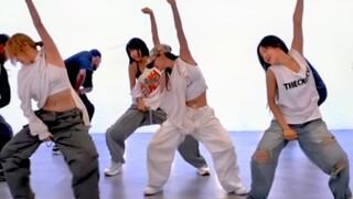 تم الكشف عن استوديو الرقص "Get Loud" الخاص بفرقة Kiss of Life!