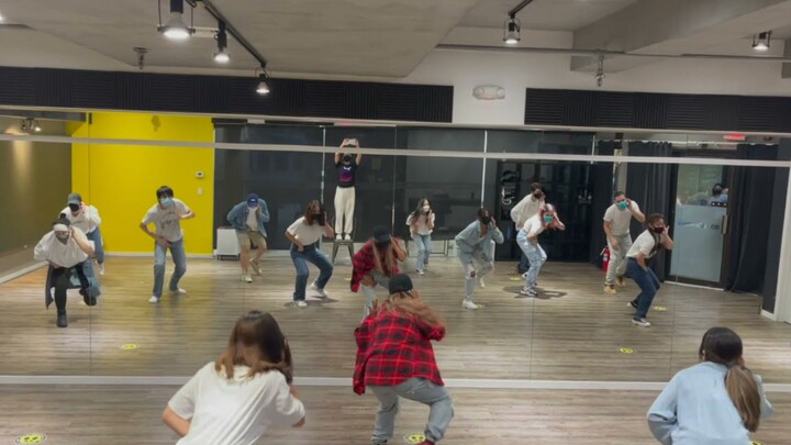 [Tarian] Cover tarian lagu <Permission to Dance>|BTS
