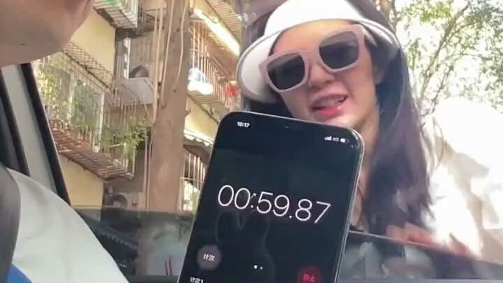 Đợi một chút, chúc mừng ngày Quốc tế Lao động!