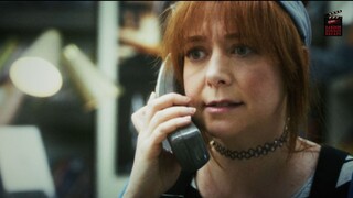 A Girl Gives Her Friend Tips On How To Survive A Killer