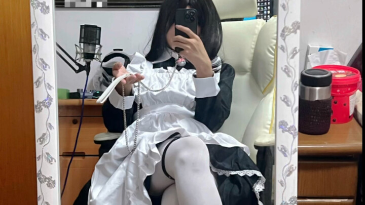 【للترفيه】ما إن يبلغ الشاب العشرين، لا يعود بإمكانه أن يرتدي ملابس كطفل صغير!