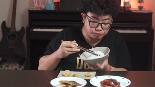 Đồ Ăn Hàn Quốc Cho Bữa Cơm Hàng Ngày, Rong Biển Trộn Cơm Và Cá Trê Nướng _