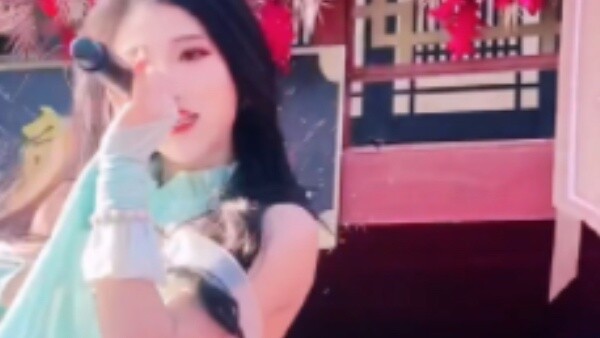 [Changlong Girls Group] Hari ini aku tidak ada kegiatan, jadi aku mendengarkan musik di rumah bordil