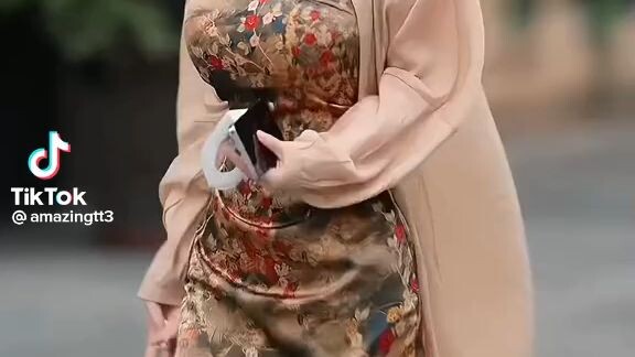 Them tig ol' bitties be poppin' like a fresh can of soda 🥤( ͡° ͜ʖ ͡°)