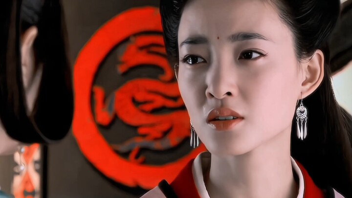 On the “Hating the Moon” track, Dou Yifang’s light is practically turning night into day for Shen’er