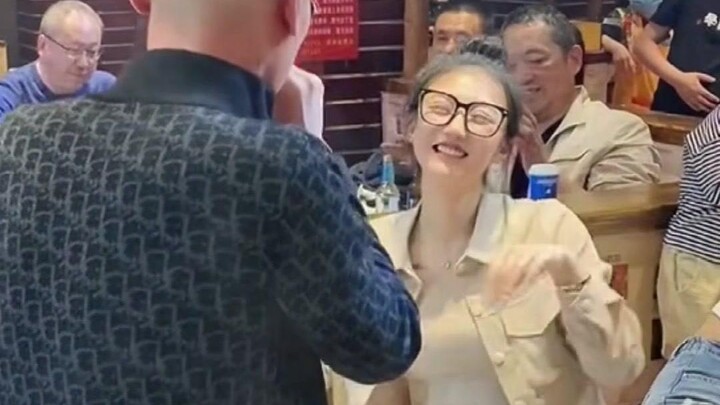 إيقاع الأخت الصغيرة قوي جدًا #إعادة غناء من الدرجة السماوية #إعادة غناء #موسيقى