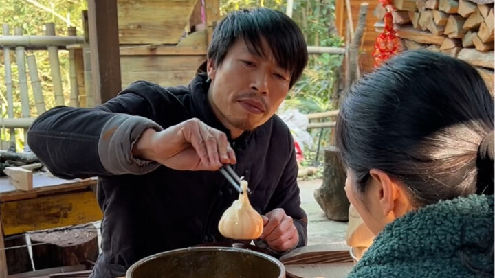 Today I didn’t feel like eating the rice from the pot, so I made a rice bucket and ended up eating t