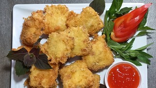 món này bé rất thích. bánh mì cuộn bơ xúc xích