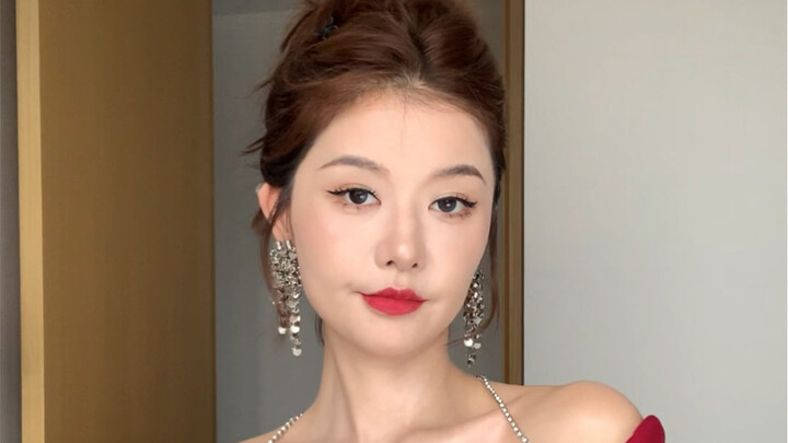 Guys have no idea how much it costs to stand a girl up—about 5.56 Huaxi Coins⑨! After watching this,